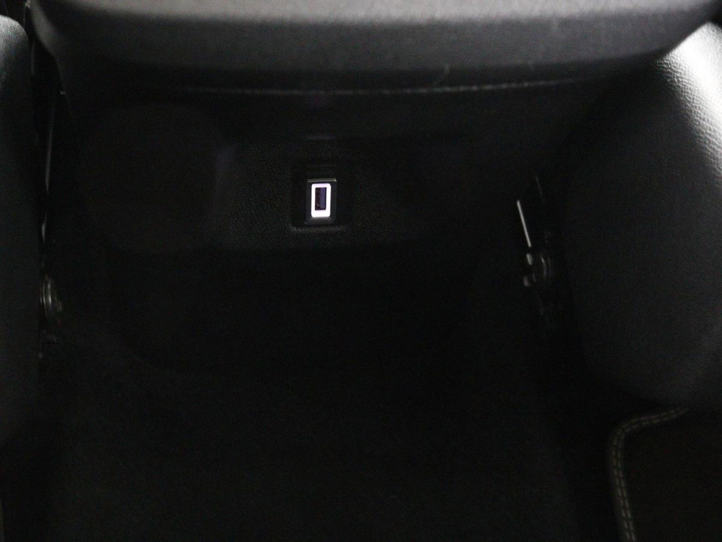 Citroën C5 Aircross 1.6 Plug In Hybride Shine | Panoramadak | Stoelverwarming | Trekhaak | Leder/Alcantara | Adaptive cruise | Keyless | Carplay | Camera | Navigatie