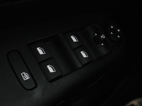 Citroën C5 Aircross 1.6 Plug In Hybride Shine | Panoramadak | Stoelverwarming | Trekhaak | Leder/Alcantara | Adaptive cruise | Keyless | Carplay | Camera | Navigatie