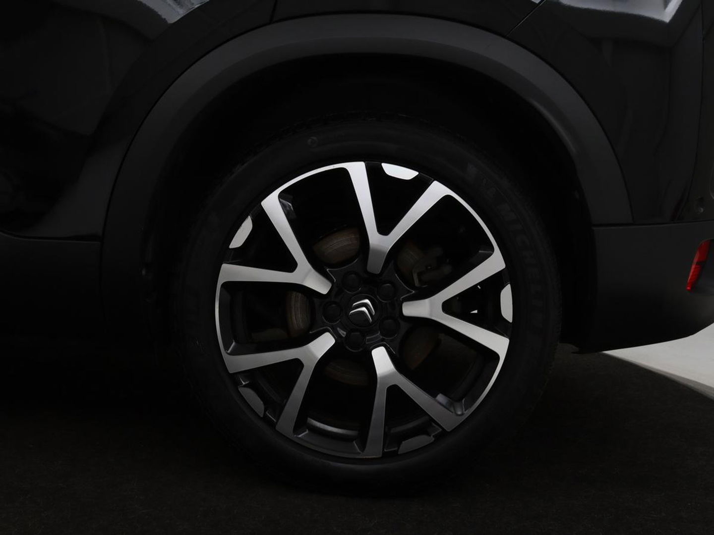 Citroën C5 Aircross 1.6 Plug In Hybride Shine | Panoramadak | Stoelverwarming | Trekhaak | Leder/Alcantara | Adaptive cruise | Keyless | Carplay | Camera | Navigatie
