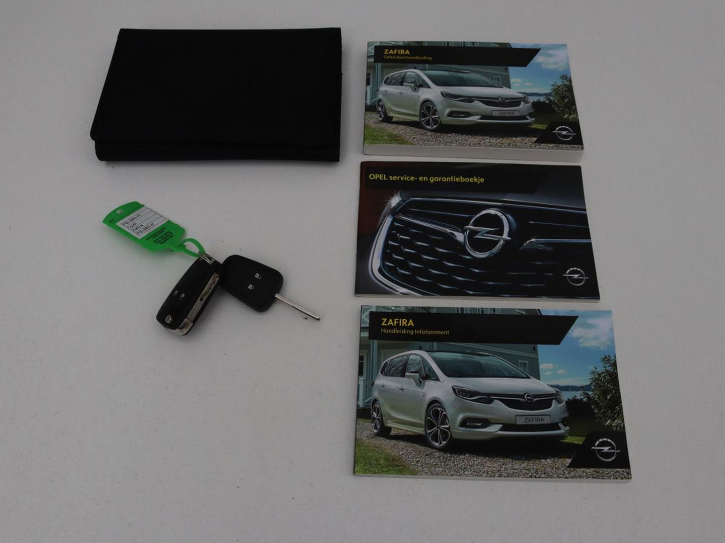 Opel Zafira 2.0 CDTI Innovation 7-Persoons | 1e eigenaar | Camera | Trekhaak | Navigatie | Carplay | Full LED | Cruise control | Bluetooth | Climate control