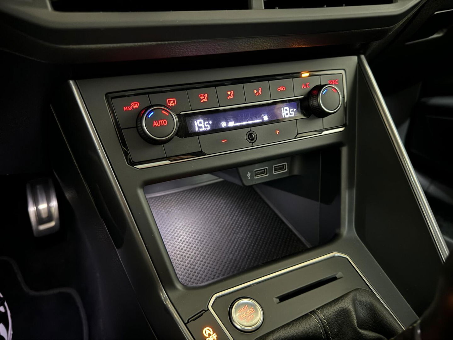 Volkswagen Polo 1.0 TSI 2x R-Line Pano Virtual CarPlay Cruise NAP