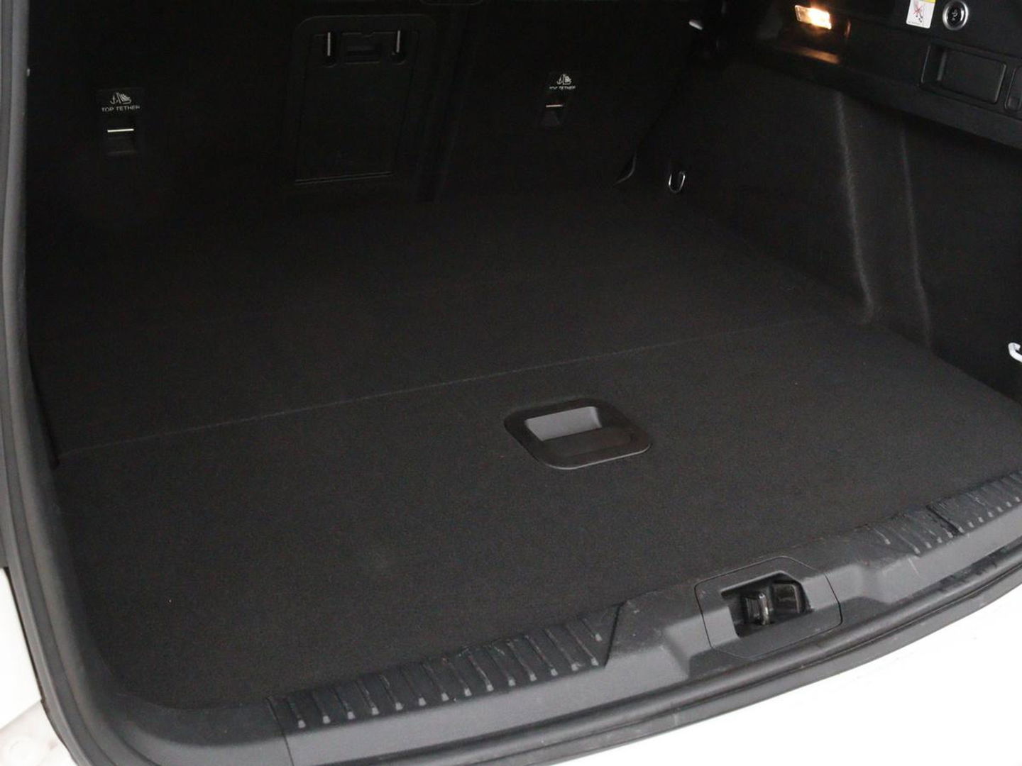 Ford Focus 1.5 EcoBoost ST Line X | Camera | Carplay | Trekhaak | Full LED | Navigatie | Keyless | Digital Cockpit | Climate control | Parkeerhulp | Cruise control