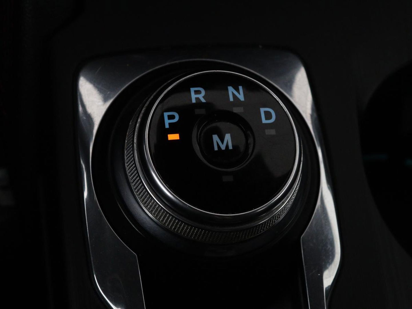 Ford Focus 1.5 EcoBoost ST Line X | Camera | Carplay | Trekhaak | Full LED | Navigatie | Keyless | Digital Cockpit | Climate control | Parkeerhulp | Cruise control