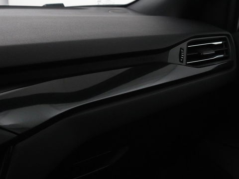 Ford Focus 1.5 EcoBoost ST Line X | Camera | Carplay | Trekhaak | Full LED | Navigatie | Keyless | Digital Cockpit | Climate control | Parkeerhulp | Cruise control