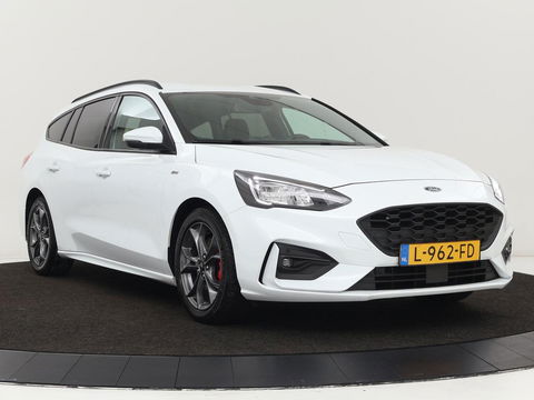 Ford Focus 1.5 EcoBoost ST Line X | Camera | Carplay | Trekhaak | Full LED | Navigatie | Keyless | Digital Cockpit | Climate control | Parkeerhulp | Cruise control