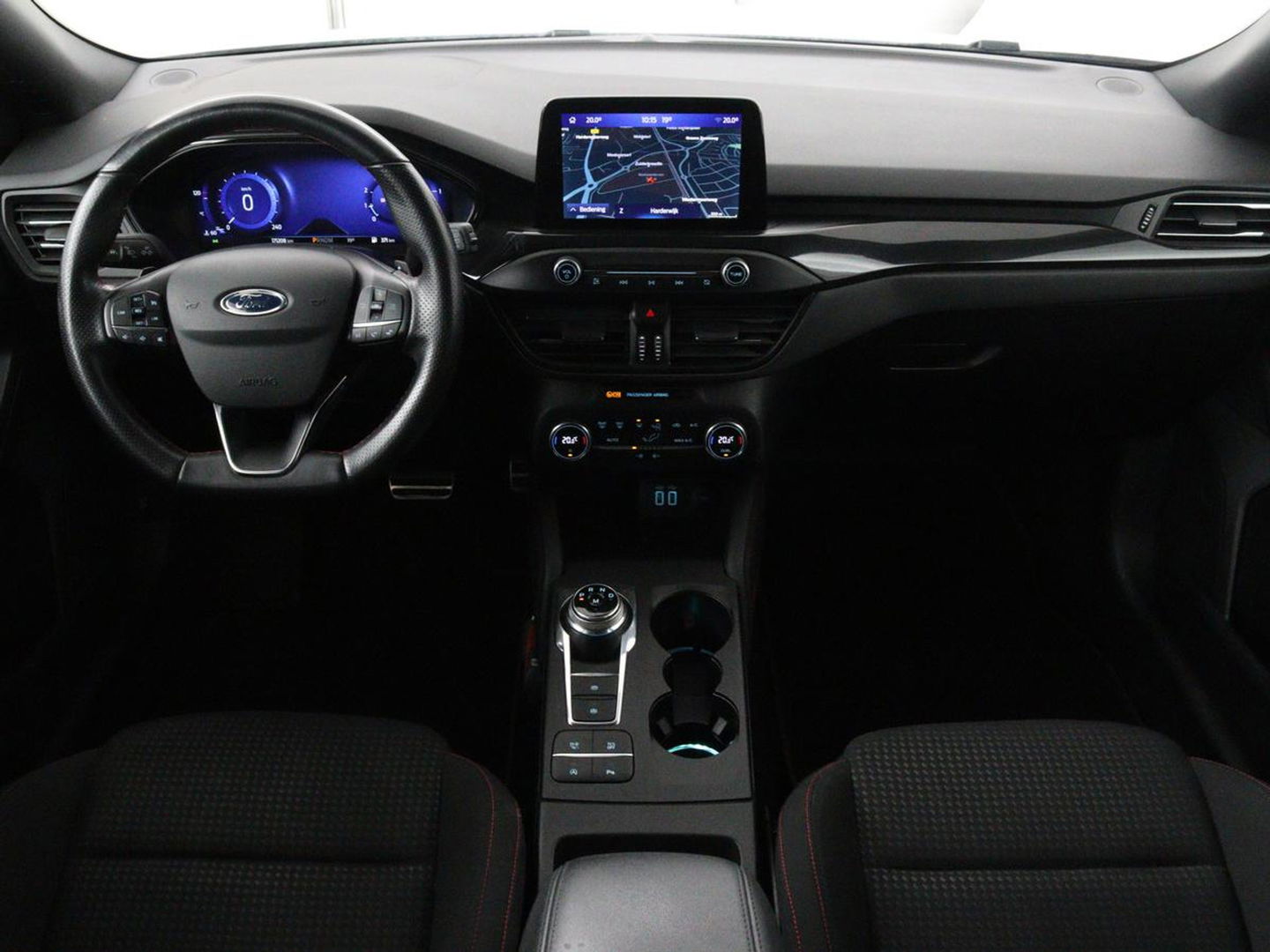 Ford Focus 1.5 EcoBoost ST Line X | Camera | Carplay | Trekhaak | Full LED | Navigatie | Keyless | Digital Cockpit | Climate control | Parkeerhulp | Cruise control