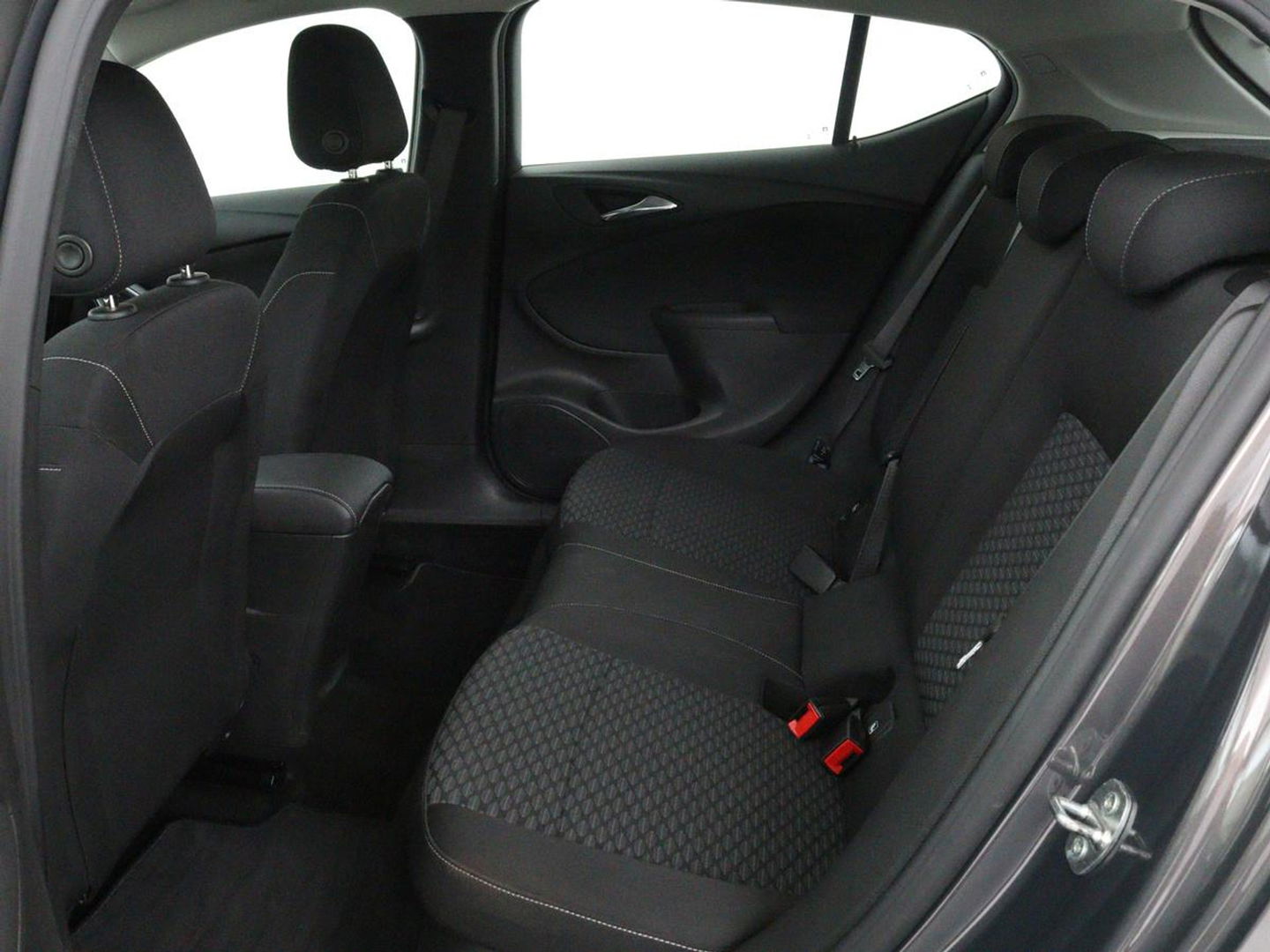 Opel Astra 1.4 Turbo Edition | 150pk | Trekhaak | Carplay | Climate control | Parkeerhulp | Cruise control | Bluetooth