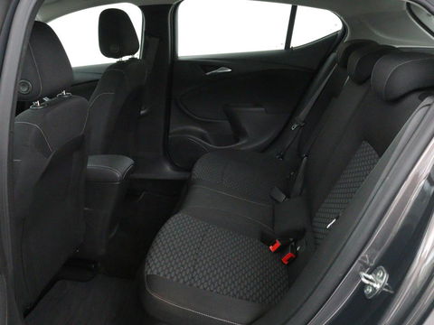 Opel Astra 1.4 Turbo Edition | 150pk | Trekhaak | Carplay | Climate control | Parkeerhulp | Cruise control | Bluetooth