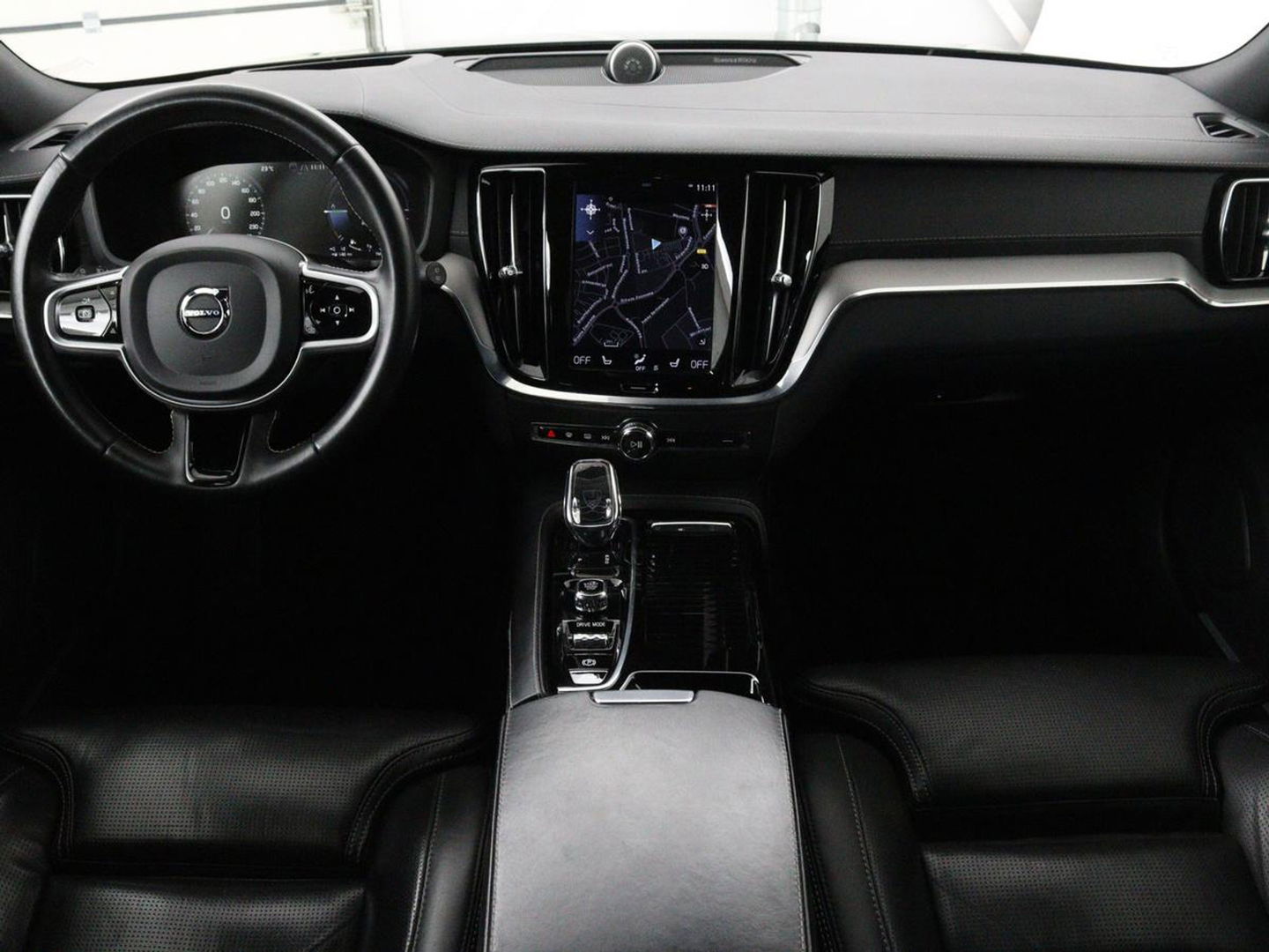 Volvo V60 2.0 T8 Recharge AWD Inscription | Panoramadak | Bowers & Wilkins | Head-Up | Massage | Ventilatie | Trekhaak | 360 Camera | Leder | Carplay | Achterbankverwarming | Navigatie | PHEV