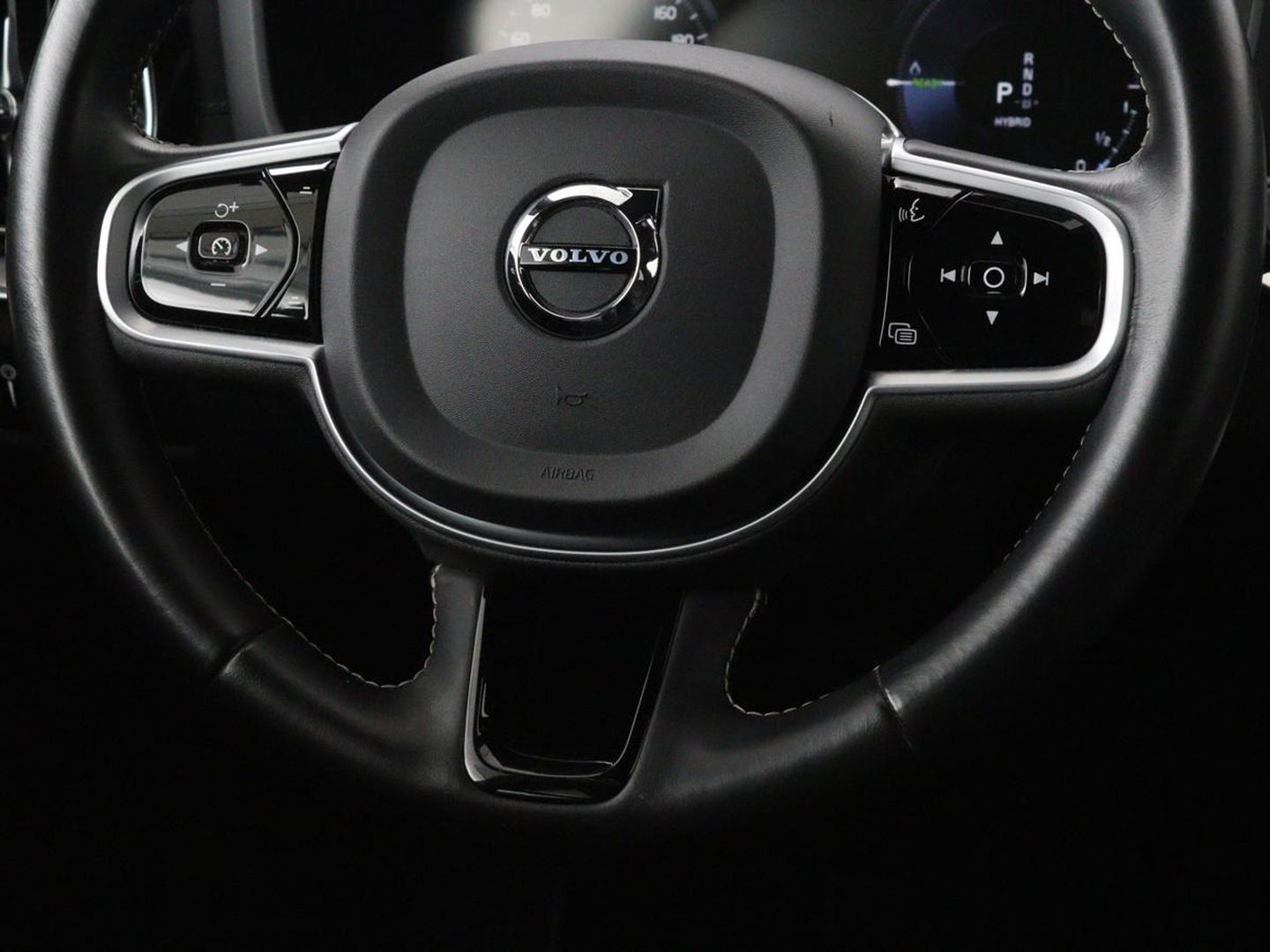 Volvo V60 2.0 T8 Recharge AWD Inscription | Panoramadak | Bowers & Wilkins | Head-Up | Massage | Ventilatie | Trekhaak | 360 Camera | Leder | Carplay | Achterbankverwarming | Navigatie | PHEV