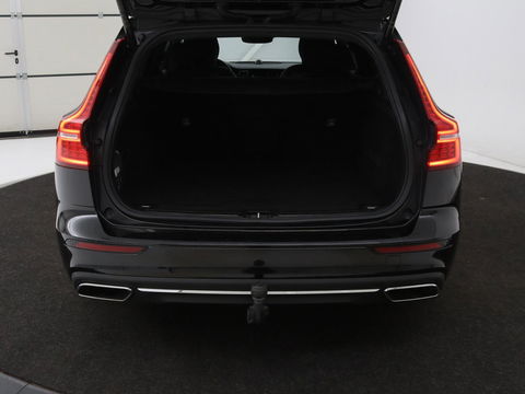 Volvo V60 2.0 T8 Recharge AWD Inscription | Panoramadak | Bowers & Wilkins | Head-Up | Massage | Ventilatie | Trekhaak | 360 Camera | Leder | Carplay | Achterbankverwarming | Navigatie | PHEV
