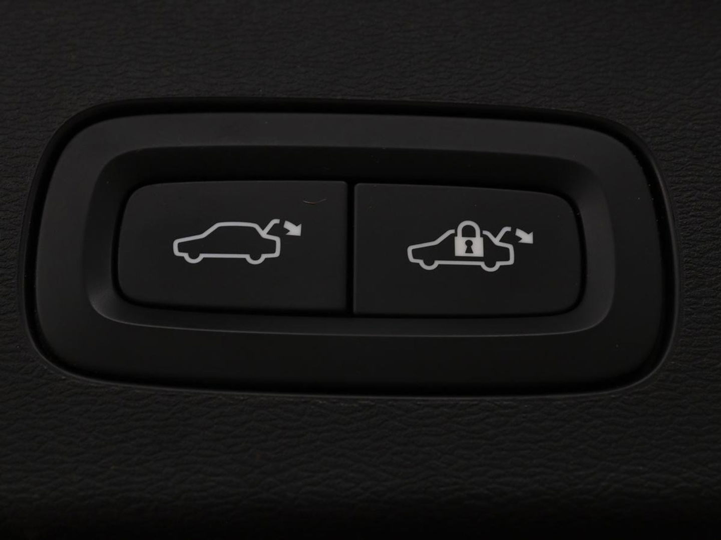 Volvo V60 2.0 T8 Recharge AWD Inscription | Panoramadak | Bowers & Wilkins | Head-Up | Massage | Ventilatie | Trekhaak | 360 Camera | Leder | Carplay | Achterbankverwarming | Navigatie | PHEV