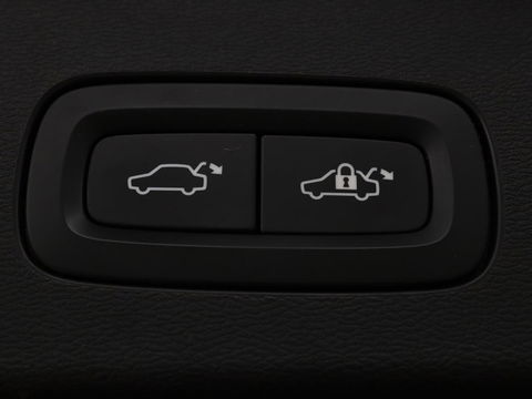 Volvo V60 2.0 T8 Recharge AWD Inscription | Panoramadak | Bowers & Wilkins | Head-Up | Massage | Ventilatie | Trekhaak | 360 Camera | Leder | Carplay | Achterbankverwarming | Navigatie | PHEV