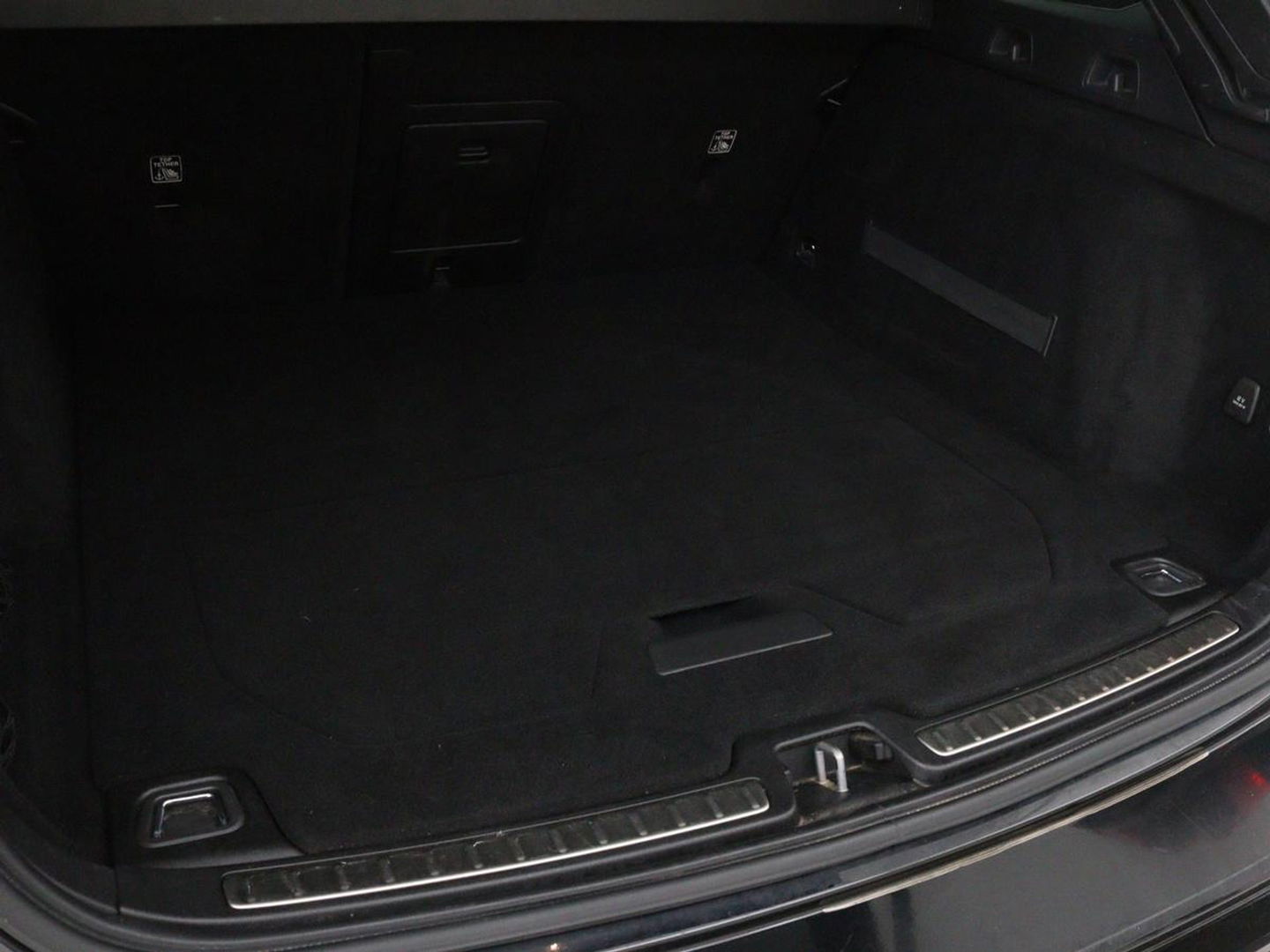 Volvo V60 2.0 T8 Recharge AWD Inscription | Panoramadak | Bowers & Wilkins | Head-Up | Massage | Ventilatie | Trekhaak | 360 Camera | Leder | Carplay | Achterbankverwarming | Navigatie | PHEV