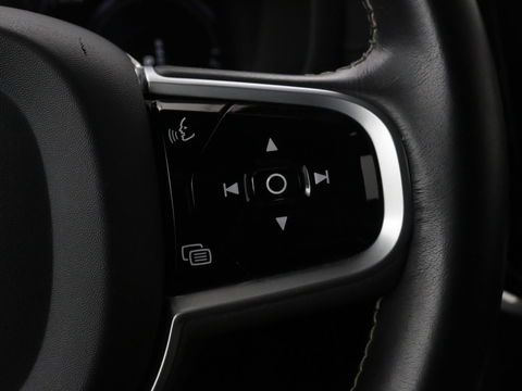 Volvo V60 2.0 T8 Recharge AWD Inscription | Panoramadak | Bowers & Wilkins | Head-Up | Massage | Ventilatie | Trekhaak | 360 Camera | Leder | Carplay | Achterbankverwarming | Navigatie | PHEV