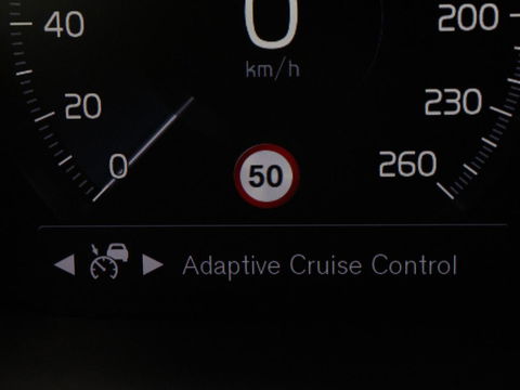 Volvo V60 2.0 T8 Recharge AWD Inscription | Panoramadak | Bowers & Wilkins | Head-Up | Massage | Ventilatie | Trekhaak | 360 Camera | Leder | Carplay | Achterbankverwarming | Navigatie | PHEV