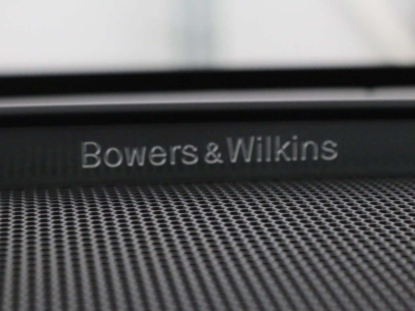 Volvo V60 2.0 T8 Recharge AWD Inscription | Panoramadak | Bowers & Wilkins | Head-Up | Massage | Ventilatie | Trekhaak | 360 Camera | Leder | Carplay | Achterbankverwarming | Navigatie | PHEV