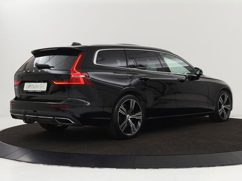 Volvo V60 2.0 T8 Recharge AWD Inscription | Panoramadak | Bowers & Wilkins | Head-Up | Massage | Ventilatie | Trekhaak | 360 Camera | Leder | Carplay | Achterbankverwarming | Navigatie | PHEV