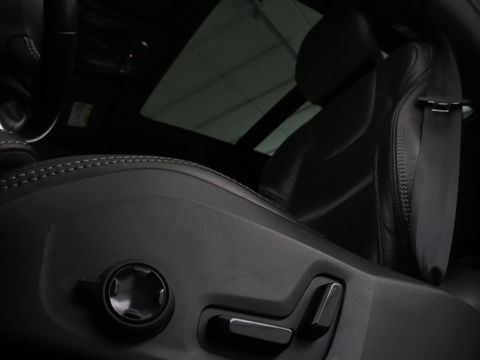 Volvo V60 2.0 T8 Recharge AWD Inscription | Panoramadak | Bowers & Wilkins | Head-Up | Massage | Ventilatie | Trekhaak | 360 Camera | Leder | Carplay | Achterbankverwarming | Navigatie | PHEV