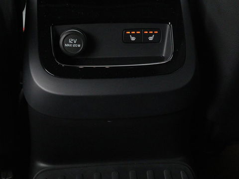 Volvo V60 2.0 T8 Recharge AWD Inscription | Panoramadak | Bowers & Wilkins | Head-Up | Massage | Ventilatie | Trekhaak | 360 Camera | Leder | Carplay | Achterbankverwarming | Navigatie | PHEV