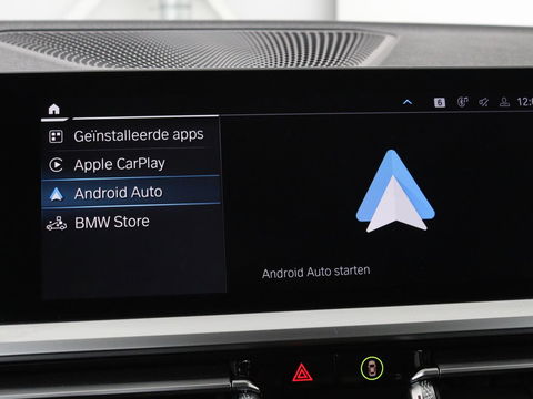 BMW 3-serie 330e Sport Line | Stoelverwarming | Half leder | Carplay | Sportstoelen | Live Cockpit | Sfeerverlichting | Navigatie | Full LED