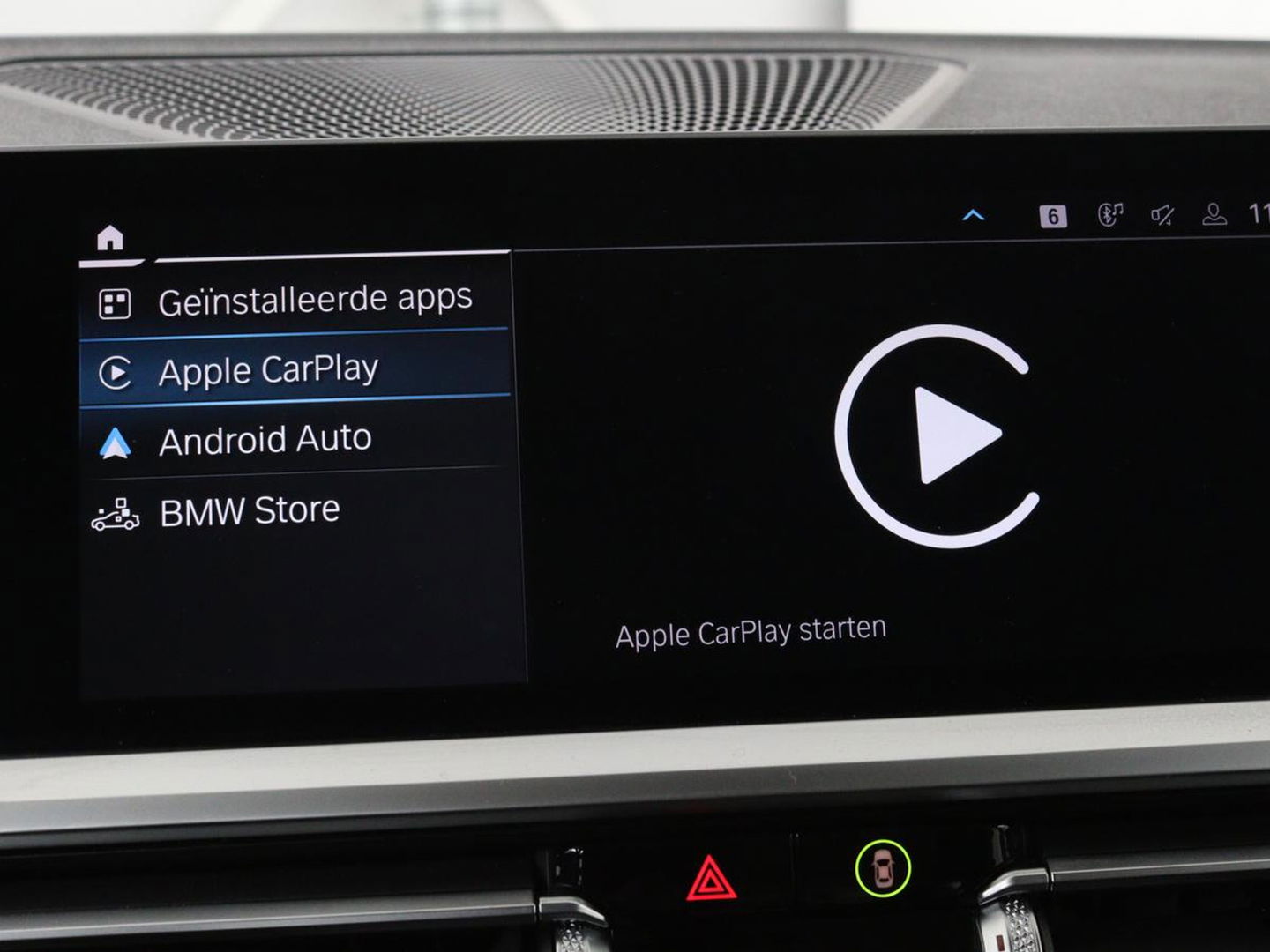 BMW 3-serie 330e Sport Line | Stoelverwarming | Half leder | Carplay | Sportstoelen | Live Cockpit | Sfeerverlichting | Navigatie | Full LED