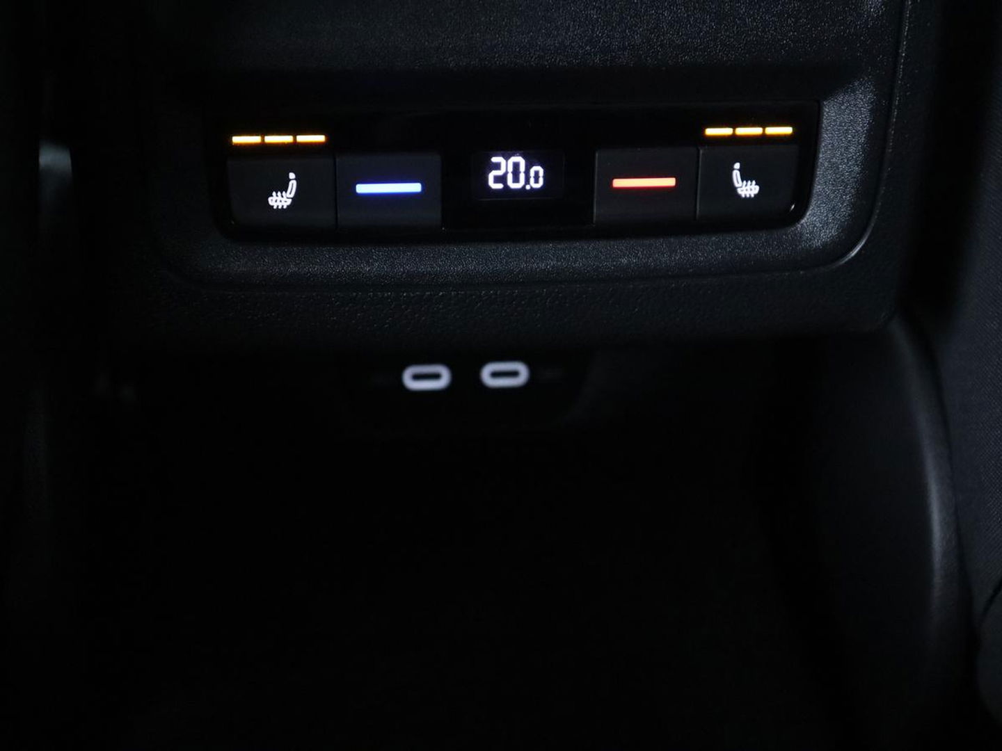 Volkswagen Golf 1.4 eHybrid Style | Stoelverwarming | Carplay | Sfeerverlichting | Navigatie | Full LED | Standkachel | Massage | Adaptive cruise | Memory