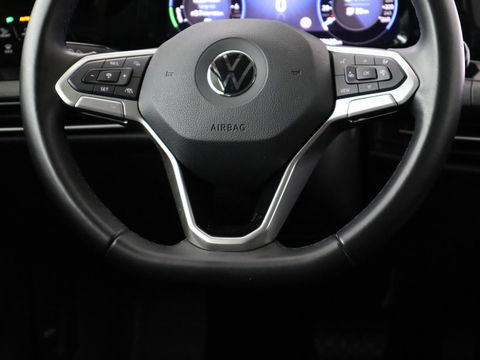 Volkswagen Golf 1.4 eHybrid Style | Stoelverwarming | Carplay | Sfeerverlichting | Navigatie | Full LED | Standkachel | Massage | Adaptive cruise | Memory
