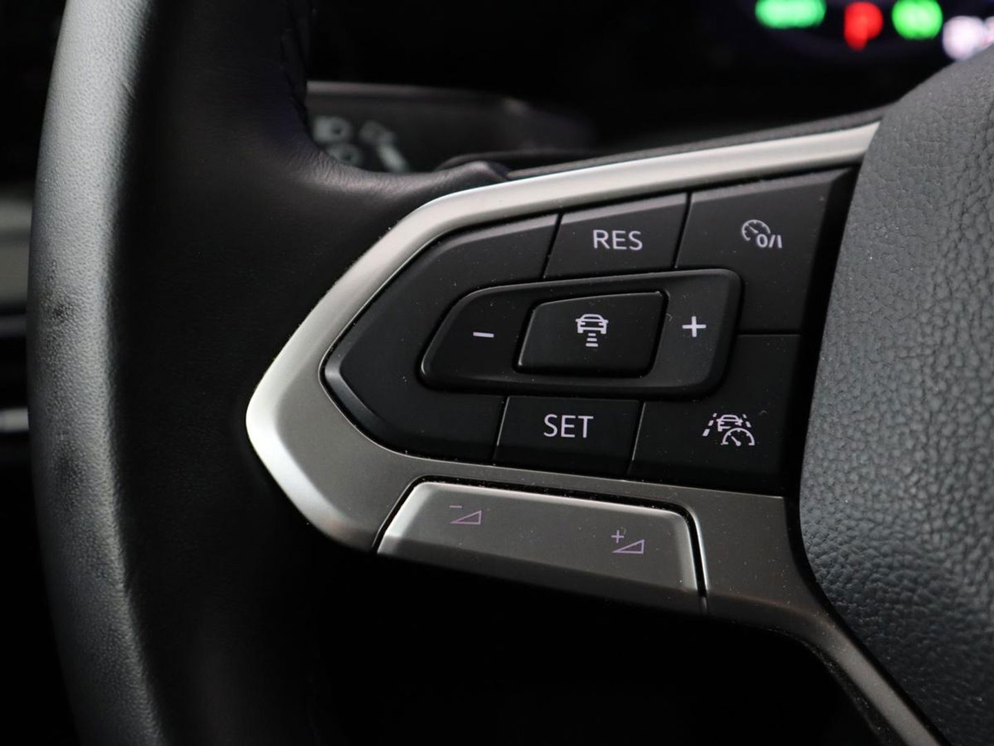 Volkswagen Golf 1.4 eHybrid Style | Stoelverwarming | Carplay | Sfeerverlichting | Navigatie | Full LED | Standkachel | Massage | Adaptive cruise | Memory