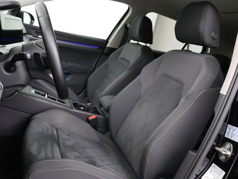 Volkswagen Golf 1.4 eHybrid Style | Stoelverwarming | Carplay | Sfeerverlichting | Navigatie | Full LED | Standkachel | Massage | Adaptive cruise | Memory