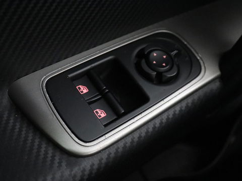 Alfa Romeo MiTo 0.9 TwinAir | Leder | Navigatie | Climate control | Cruise control | Parkeerhulp | Bluetooth