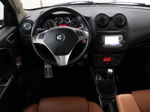 Alfa Romeo MiTo 0.9 TwinAir | Leder | Navigatie | Climate control | Cruise control | Parkeerhulp | Bluetooth
