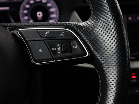 Audi A3 45 TFSIe S edition Competition | Matrix LED | Sportstoelen | Carplay | Navigatie | Half leder | Audi Sound | Climate control | Parkeerhulp | Cruise control