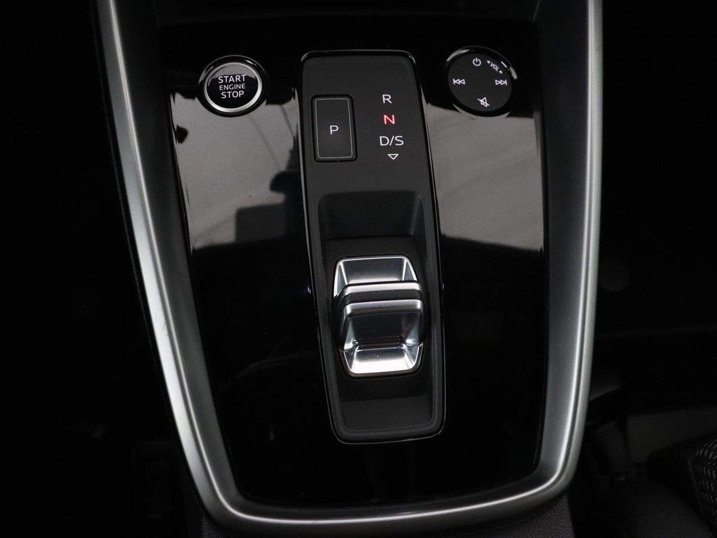 Audi A3 45 TFSIe S edition Competition | Matrix LED | Sportstoelen | Carplay | Navigatie | Half leder | Audi Sound | Climate control | Parkeerhulp | Cruise control