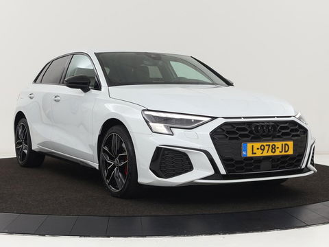 Audi A3 45 TFSIe S edition Competition | Matrix LED | Sportstoelen | Carplay | Navigatie | Half leder | Audi Sound | Climate control | Parkeerhulp | Cruise control