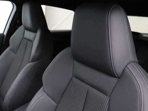 Audi A3 45 TFSIe S edition Competition | Matrix LED | Sportstoelen | Carplay | Navigatie | Half leder | Audi Sound | Climate control | Parkeerhulp | Cruise control