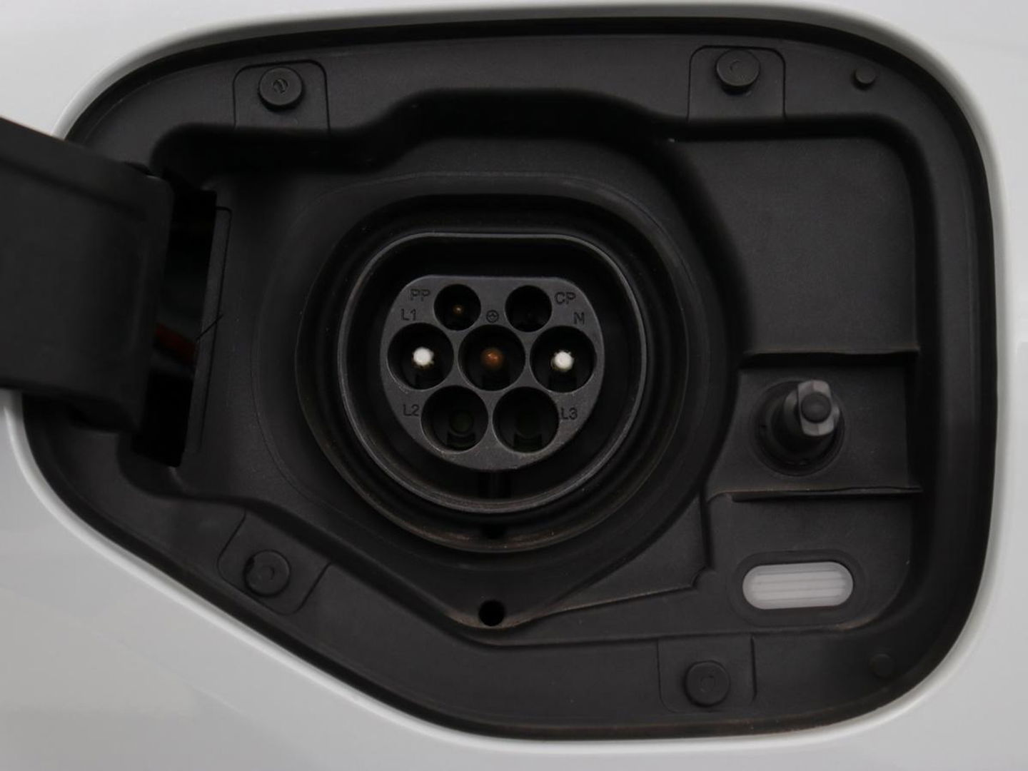 Audi A3 45 TFSIe S edition Competition | Matrix LED | Sportstoelen | Carplay | Navigatie | Half leder | Audi Sound | Climate control | Parkeerhulp | Cruise control