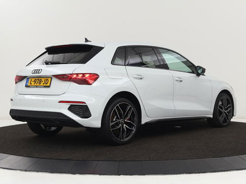 Audi A3 45 TFSIe S edition Competition | Matrix LED | Sportstoelen | Carplay | Navigatie | Half leder | Audi Sound | Climate control | Parkeerhulp | Cruise control