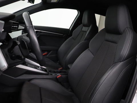Audi A3 45 TFSIe S edition Competition | Matrix LED | Sportstoelen | Carplay | Navigatie | Half leder | Audi Sound | Climate control | Parkeerhulp | Cruise control