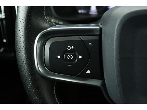 Volvo XC40 1.5 T3 R-Design | Leder/Alcantara | Full LED | Navigatie | PDC | Climate control | Getint glas | Cruise control