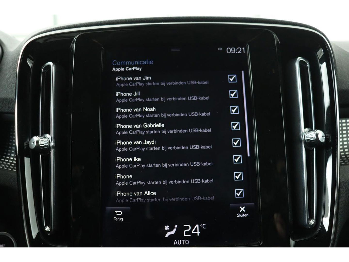 Volvo XC40 1.5 T3 R-Design | Leder/Alcantara | Full LED | Navigatie | PDC | Climate control | Getint glas | Cruise control