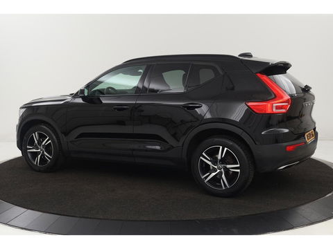 Volvo XC40 1.5 T3 R-Design | Leder/Alcantara | Full LED | Navigatie | PDC | Climate control | Getint glas | Cruise control