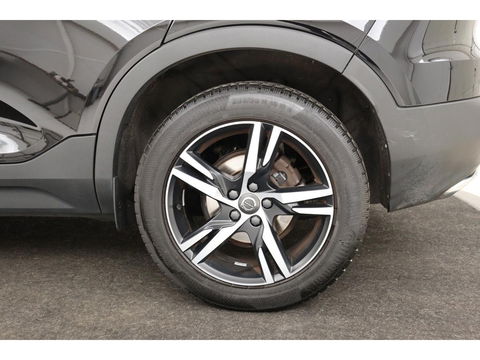 Volvo XC40 1.5 T3 R-Design | Leder/Alcantara | Full LED | Navigatie | PDC | Climate control | Getint glas | Cruise control