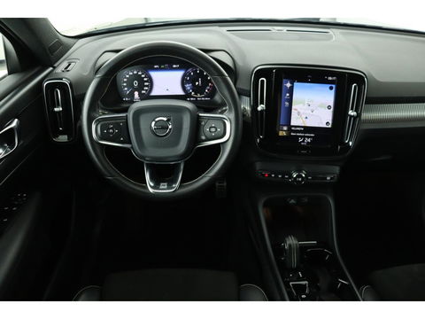 Volvo XC40 1.5 T3 R-Design | Leder/Alcantara | Full LED | Navigatie | PDC | Climate control | Getint glas | Cruise control