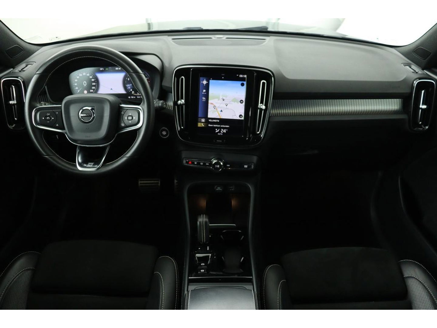 Volvo XC40 1.5 T3 R-Design | Leder/Alcantara | Full LED | Navigatie | PDC | Climate control | Getint glas | Cruise control