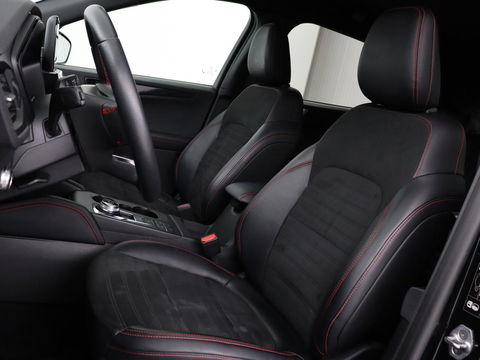 Ford Kuga 2.5 PHEV ST-Line X | Head-Up | Trekhaak | Stoel & stuurverwarming | Camera | Carplay | Leder/Alcantara | Achterbankverwarming | Adaptive cruise | Full LED | Keyless | B&O Sound