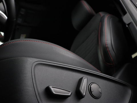 Ford Kuga 2.5 PHEV ST-Line X | Head-Up | Trekhaak | Stoel & stuurverwarming | Camera | Carplay | Leder/Alcantara | Achterbankverwarming | Adaptive cruise | Full LED | Keyless | B&O Sound