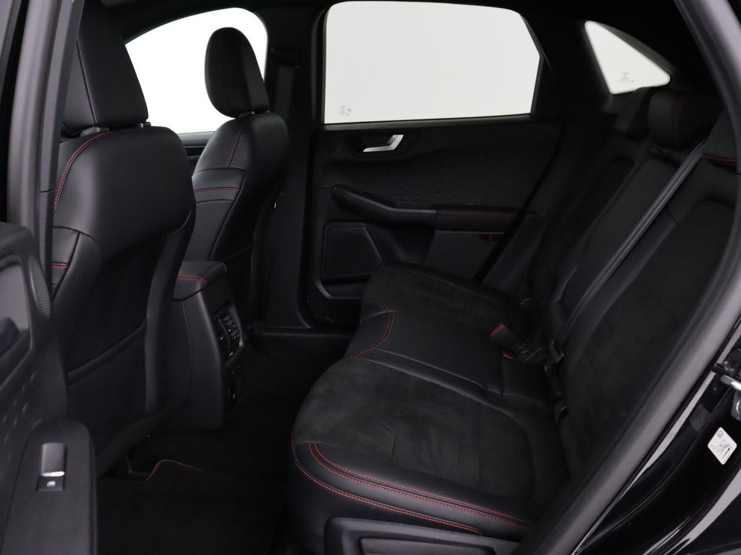 Ford Kuga 2.5 PHEV ST-Line X | Head-Up | Trekhaak | Stoel & stuurverwarming | Camera | Carplay | Leder/Alcantara | Achterbankverwarming | Adaptive cruise | Full LED | Keyless | B&O Sound