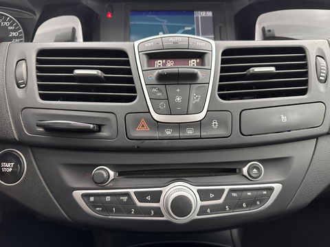 Renault Laguna 2.0 dCi S/S Bose *PANO | 1/2LEATHER | XENON | KEYLESS | NAVI-FULLMAP | COMFORT-SEATS | ECC | PDC | CRUISE | 18''ALU | TOWBAR*
