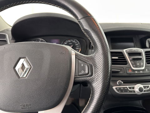 Renault Laguna 2.0 dCi S/S Bose *PANO | 1/2LEATHER | XENON | KEYLESS | NAVI-FULLMAP | COMFORT-SEATS | ECC | PDC | CRUISE | 18''ALU | TOWBAR*